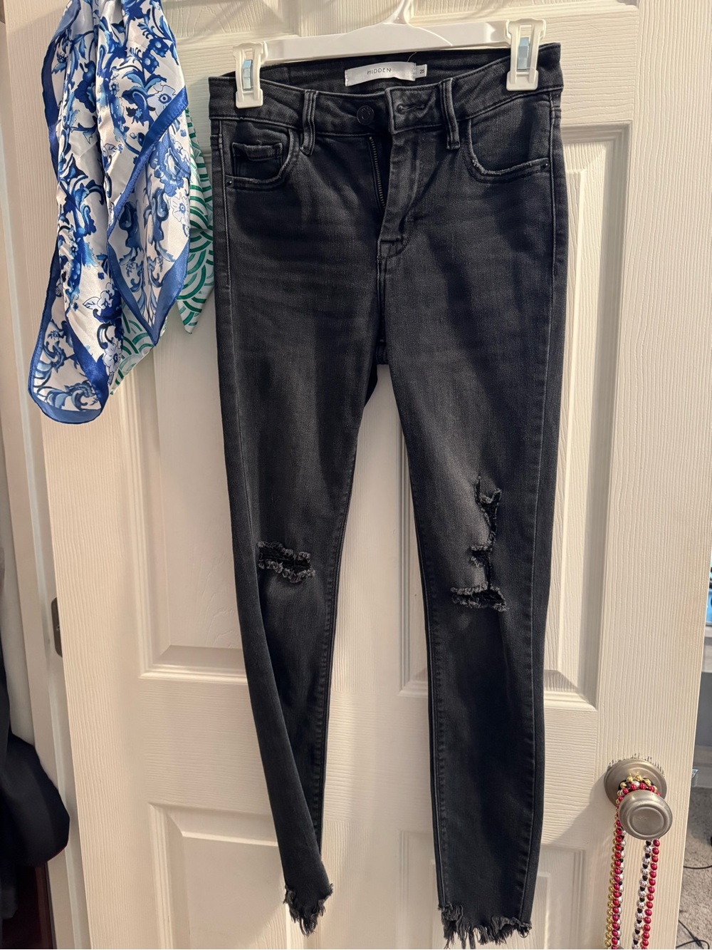 Women’s Black Distressed Skinny Jeans - High-Rise Stretch